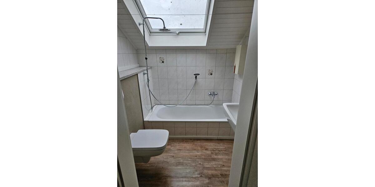 Dachgeschoßwohnung Lippstadt Overhagen - 2 Zimmer, 58 m&sup2;, 139.000&euro; | Angebot:26920836