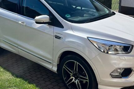 Ford Kuga 90.000 km 15.100 &euro; Etzenricht 92694