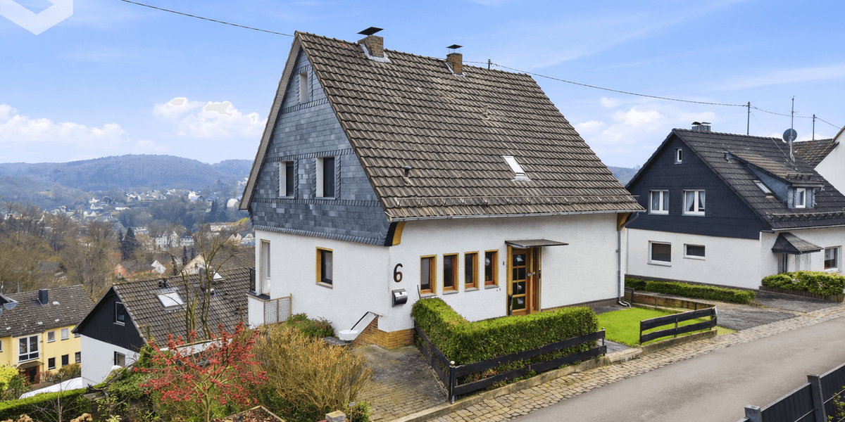 Einfamilienhaus Gummersbach Berstig Süd - 8 Zimmer, 190 m&sup2;, 229.000&euro; | Angebot:25914401