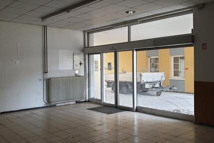 Ladengeschäft (ehemaliger Supermarkt)