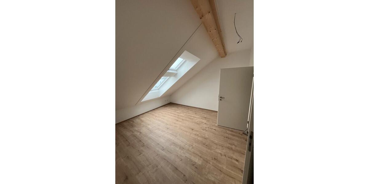 Reihenhaus Roth - 5 Zimmer, 140 m&sup2;, 1.540&euro; | Angebot:25175097