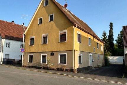 Haus Erlangen / Frauenaurach Frauenaurach - 8 Zimmer, 236 m&sup2;, 359.000&euro; | Angebot:24051824