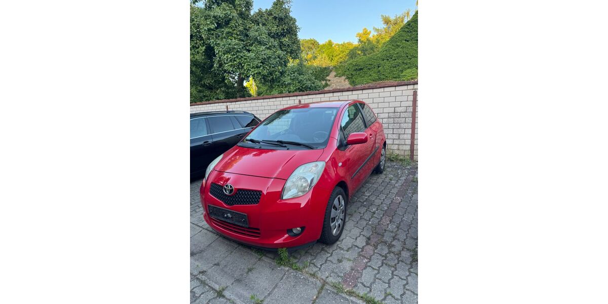 Toyota Yaris 170.000 km 2.100 &euro; Gransee 16775