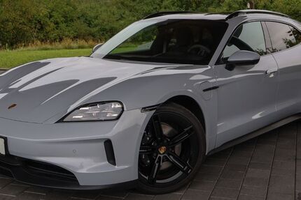 Porsche Taycan 20.500 km 97.480 € Ingolstadt 85053