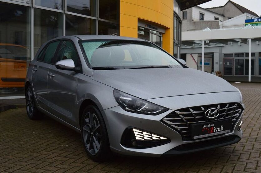 i30