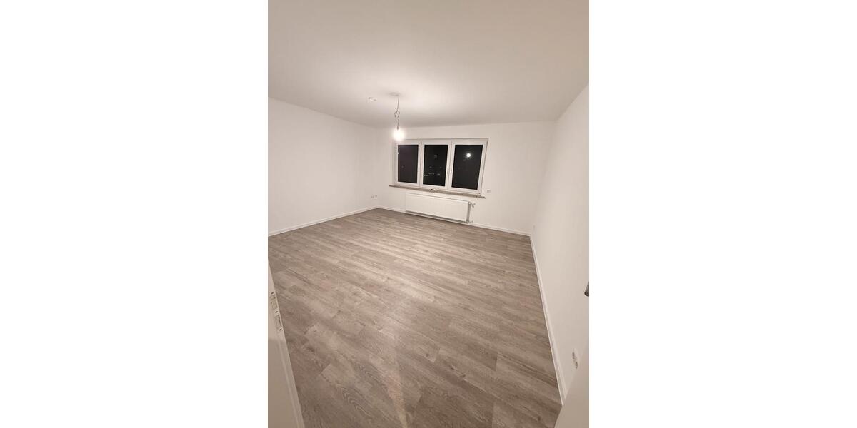 94 qm 4 Zimmer Küche Bad Keller Garage möglich Zentrum 4 zimmer