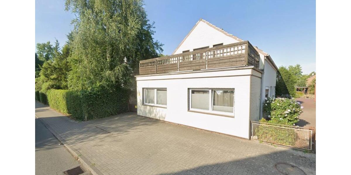 Zweifamilienhaus + Einliegerwohnung auf großem Grundstück – ruhig 11 zimmer