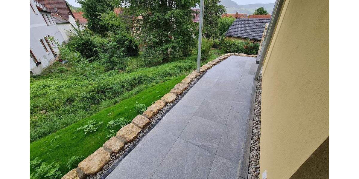 Modernes Wohnen in einem Reihenendhaus mit Außenbereich und Stellplätzen 5 zimmer