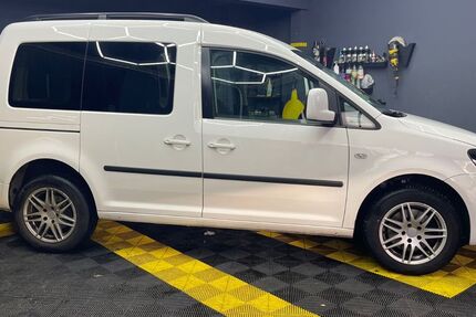 VW Caddy 256.000 km 8.500 &euro; berlin 13627