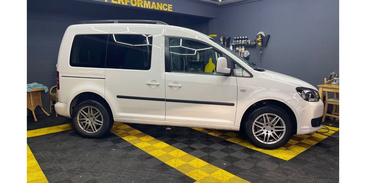 VW Caddy 256.000 km 8.500 &euro; berlin 13627