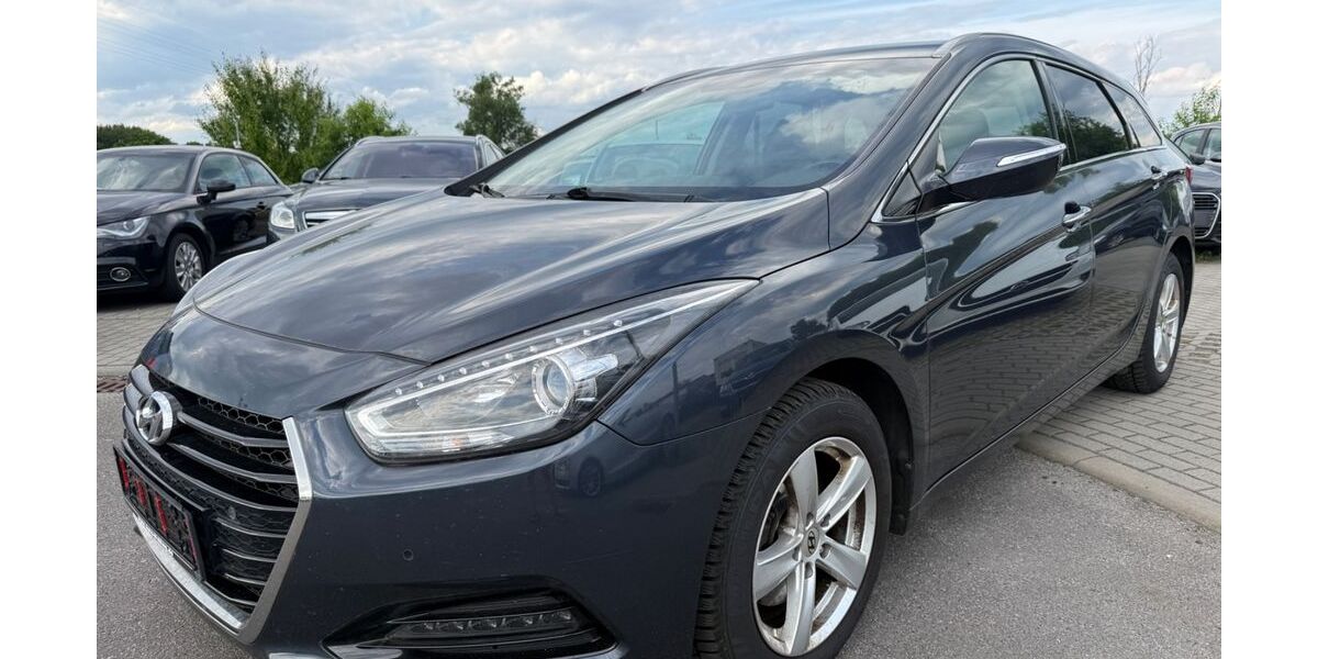 Hyundai i40 198.000 km 8.200 &euro; Wildau 15745