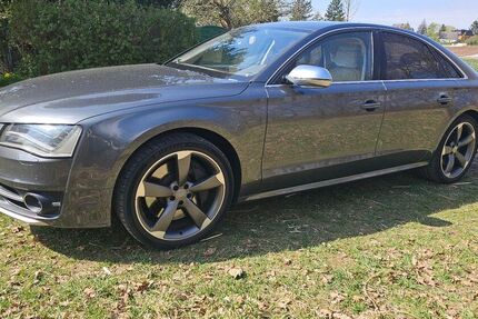 Audi S8