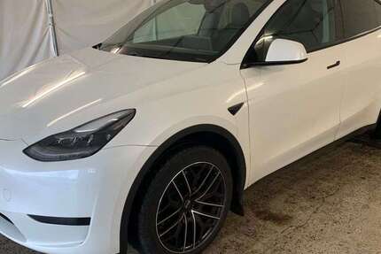 Tesla Model Y 62.328 km 32.950 &euro; Herges-Hallenberg 98587