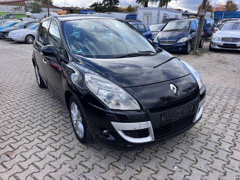 Renault Scenic 99.000 km 7.890 € Nürnberg 90431