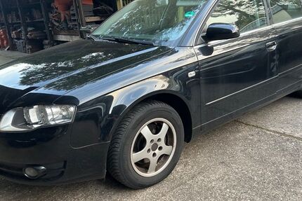 Audi A4 174.000 km 1.350 &euro; Offenbach 63069