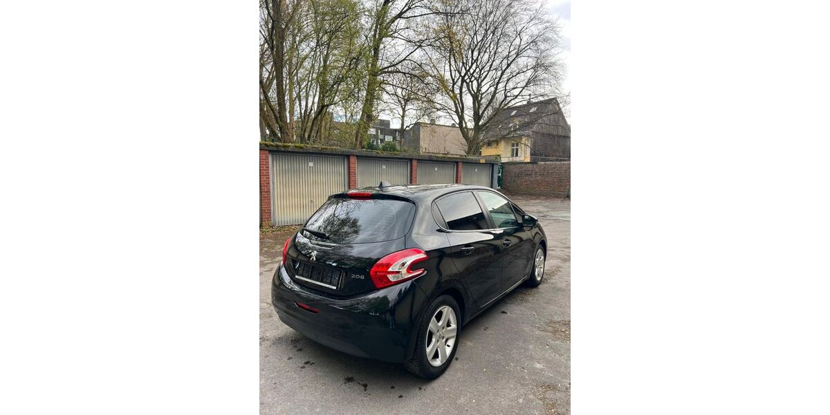 Peugeot 208 93.877 km 5.000 &euro; Wuppertal 42107