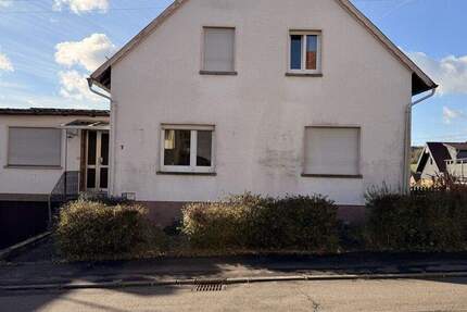 Freistehendes Ein- bis Zweifamilienhaus mit Garten und Garage 5 zimmer