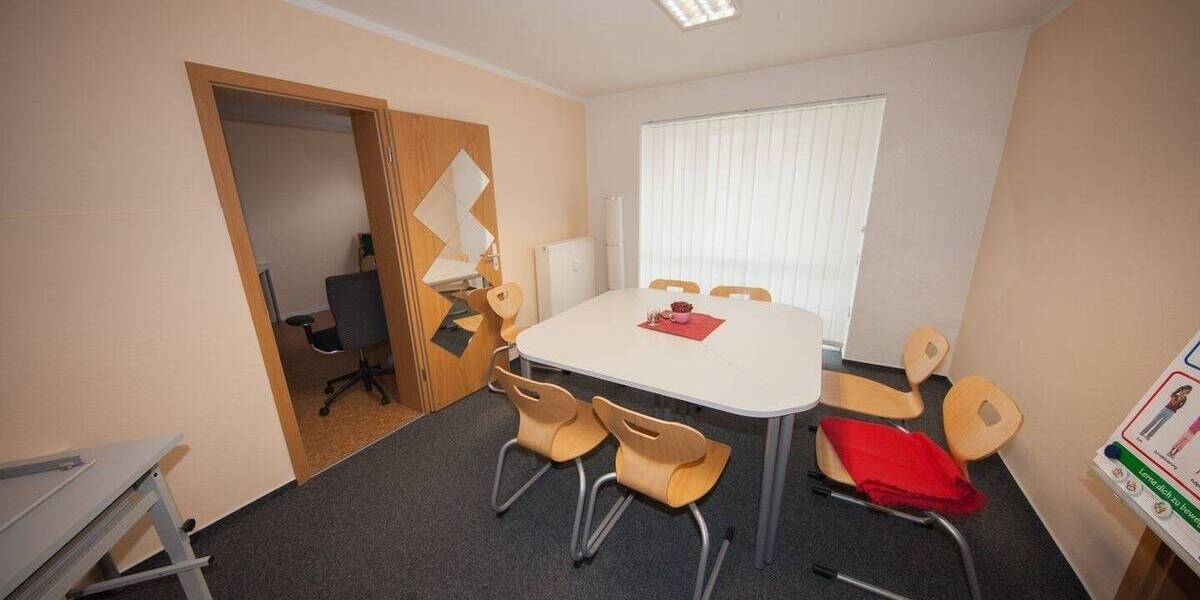 Gewerbeobjekt Hildburghausen - 6 Zimmer, 140 m&sup2;, 900&euro; | Angebot:25706977