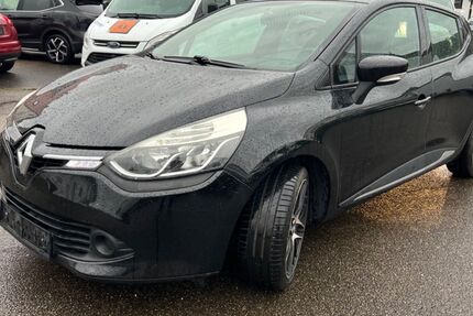 Renault Clio 153.000 km 7.900 € Winterbach 73650