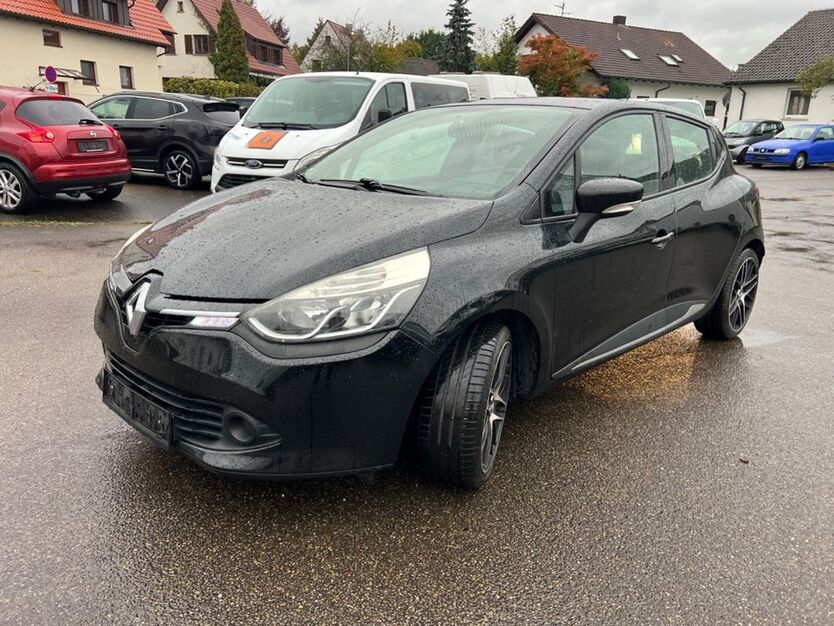 Renault Clio 153.000 km 7.900 € Winterbach 73650