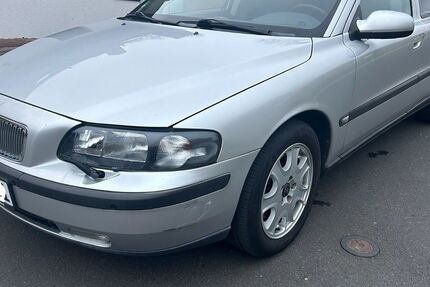 Volvo V70 129.000 km 6.800 &euro; Leidersbach 63849