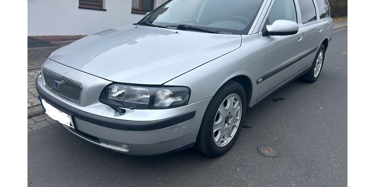 Volvo V70 129.000 km 6.800 &euro; Leidersbach 63849