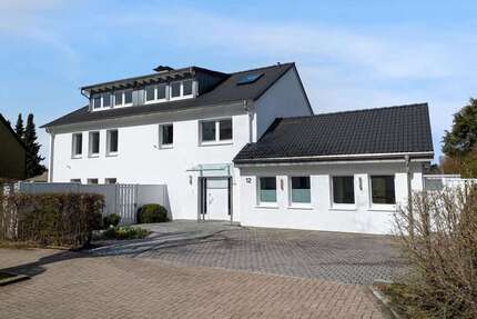 Haus Halver - 11 Zimmer, 389 m&sup2;, 930.000&euro; | Angebot:26002286