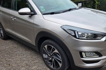 Hyundai TUCSON 64.000 km 17.200 &euro; Bremen 28357