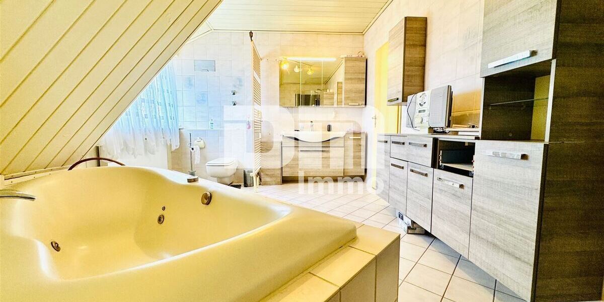 Modernisiertes Zweifamilienhaus mit Maisonettebereich in Panorama Traumlage + Garage Terrasse - Zweifamilienhaus Kassel Harleshausen | Angebot:26947616