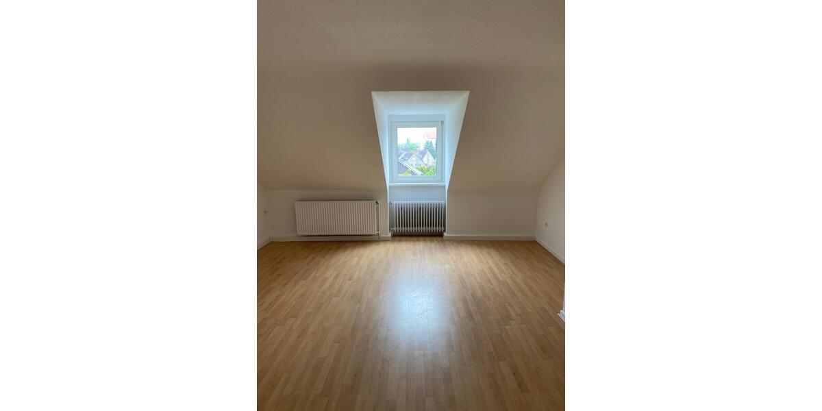 Dachgeschoßwohnung Castrop-Rauxel Becklem - 3.5 Zimmer, 80 m&sup2;, 680&euro; | Angebot:26268770