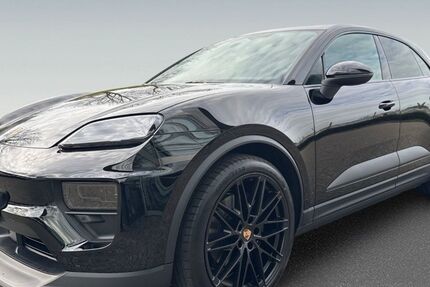 Porsche Macan 9.900 km 89.880 &euro; Pforzheim 75177