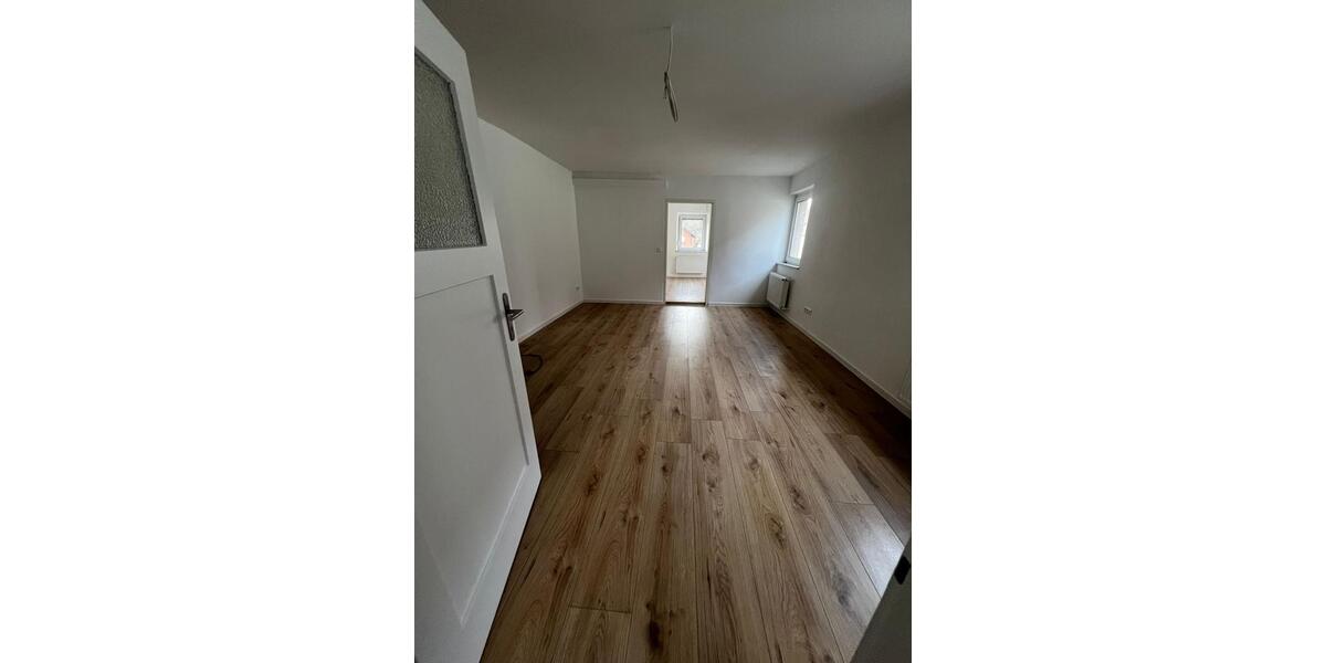 Charmante 2,5 - 3 Zimmer-Wohnung - Erstbezug nach Sanierung 3 zimmer