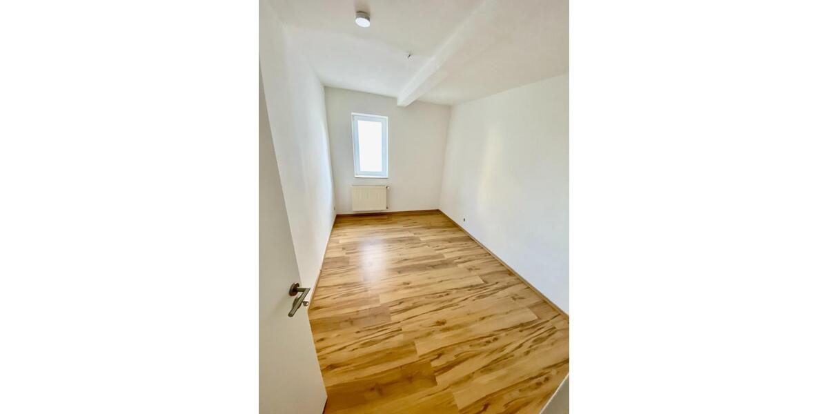 Sanierte 4,5-Zimmer-Wohnung mit EBK im Herzen von Bad Berka 4.5 zimmer