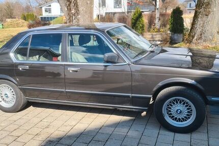 BMW 745