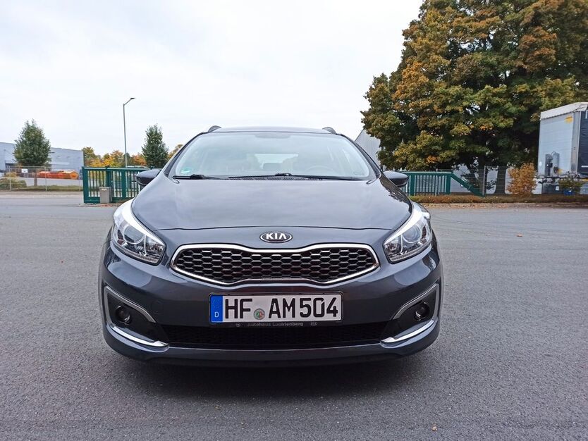 Kia ceed Sportswagon 91.000 km 10.800 € Rödinghausen 32289