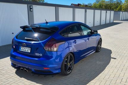 Ford Focus 126.581 km 11.100 &euro; Gelenau 09423