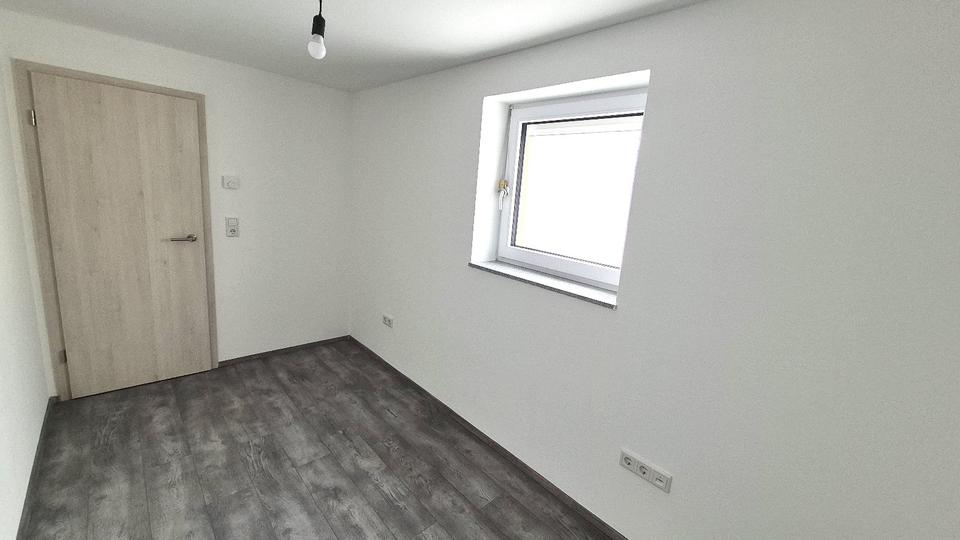 Etagenwohnung Bad Neustadt an der Saale - 2.5 Zimmer, 62 m&sup2;, 630&euro; | Angebot:26399547
