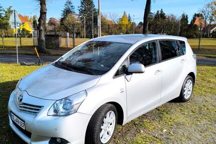 Toyota Verso 154.000 km 5.900 &euro; Falkensee 14612