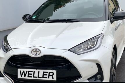 Toyota Yaris 2.511 km 31.990 &euro; Osnabrück 49090