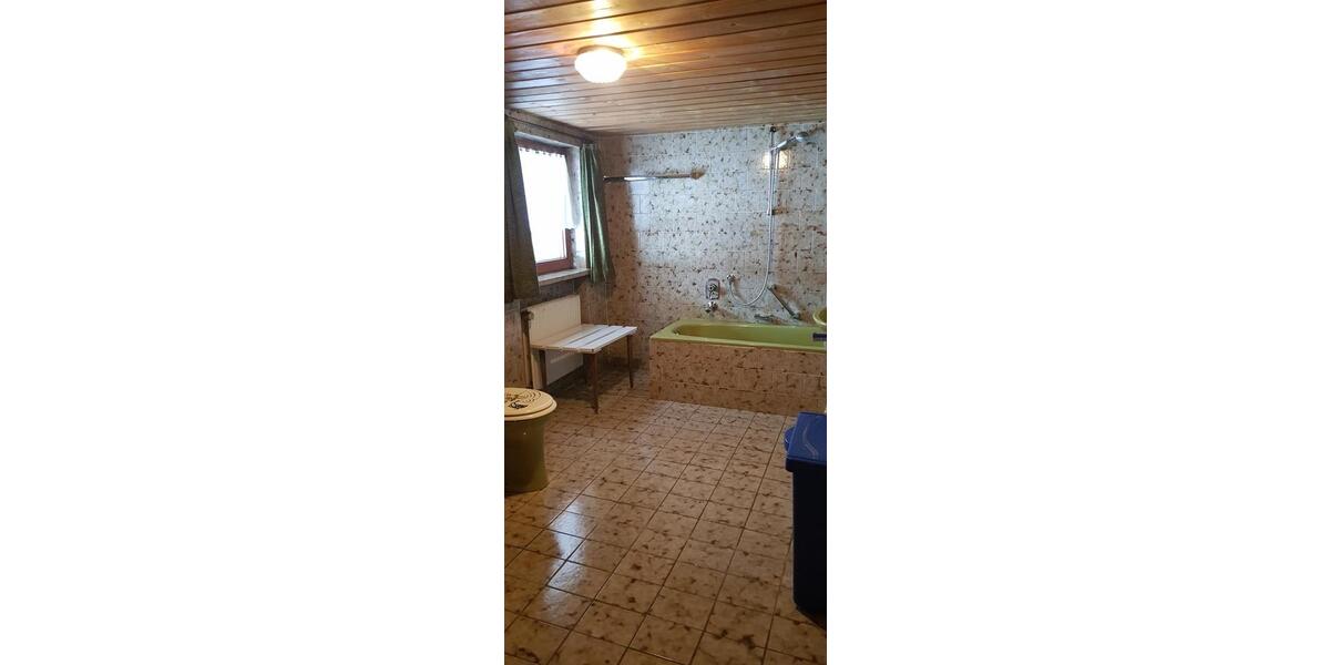 Etagenwohnung Hausham - 2 Zimmer, 65 m&sup2;, 700&euro; | Angebot:25842114