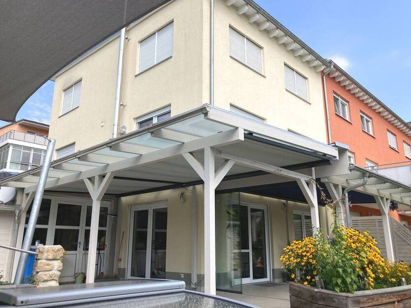 Großes Haus mit Garten und Pool im Norden von Jena zu verkaufen - 145.000 € seit Kauf an Zusatzinvestitionen verbaut