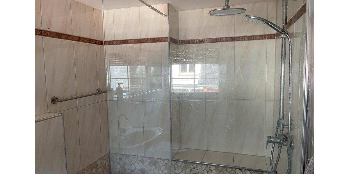 Dachgeschoßwohnung Alpen - 3.5 Zimmer, 100 m&sup2;, 800&euro; | Angebot:25478992