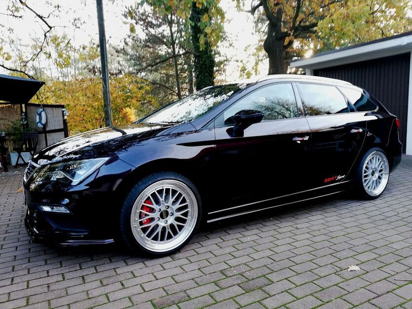 Seat Leon 69.800 km 15.300 € Neschwitz 02699