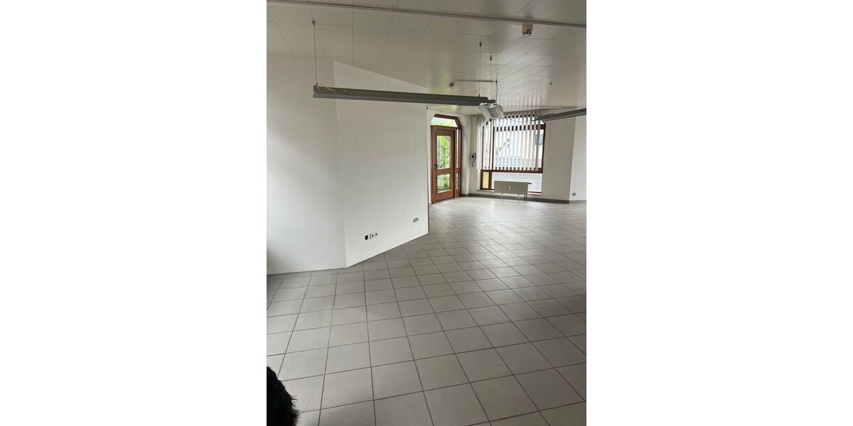 Helle Büroräume mit Lager im UG - Gewerbeobjekt Rutesheim | Angebot:27302387