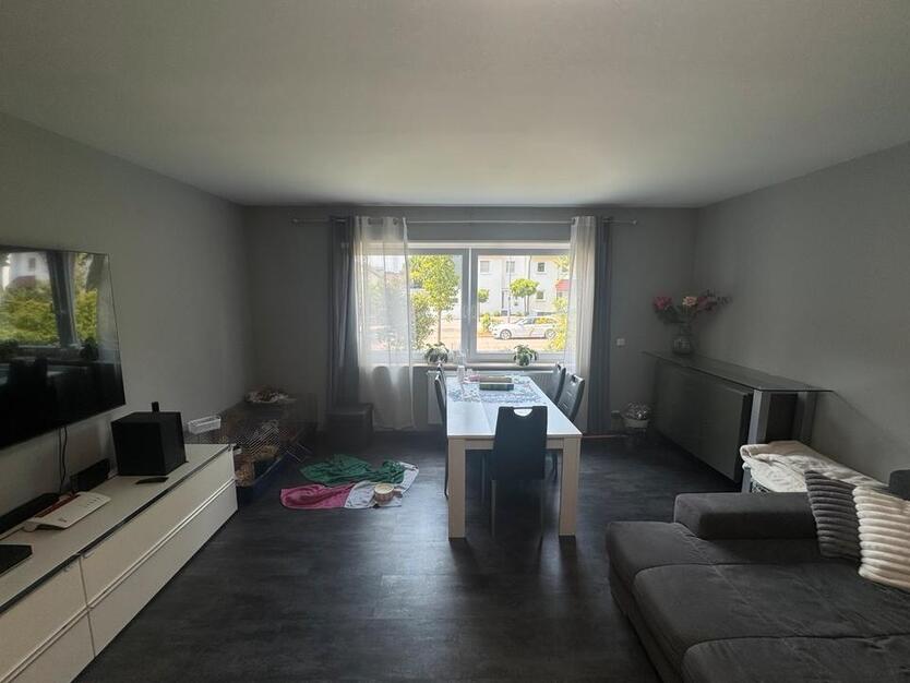 4-Zimmerwohnung Erdgeschoss mit Garage und Balkon !