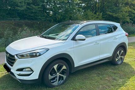 Hyundai TUCSON 160.000 km 13.800 € Neuried 77743