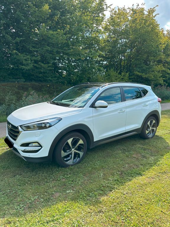 Hyundai TUCSON 160.000 km 13.800 € Neuried 77743