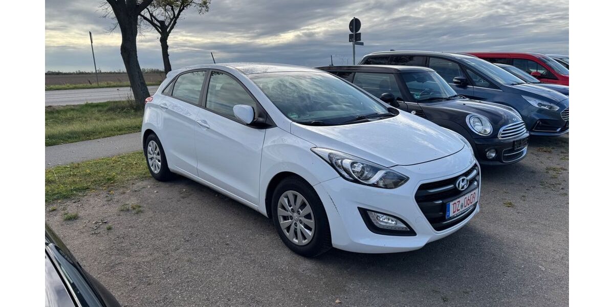 Hyundai i30 82.813 km 10.400 &euro; Krostitz OT Kletzen 04509