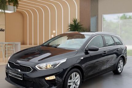 Kia ceed Sportswagon 52.177 km 17.355 &euro; Bremerhaven 27568