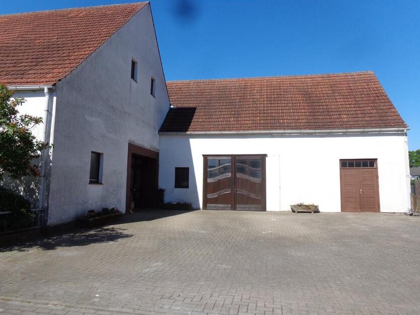 Tolles Zweifamilienhaus mit viel Platz und großem Garten
